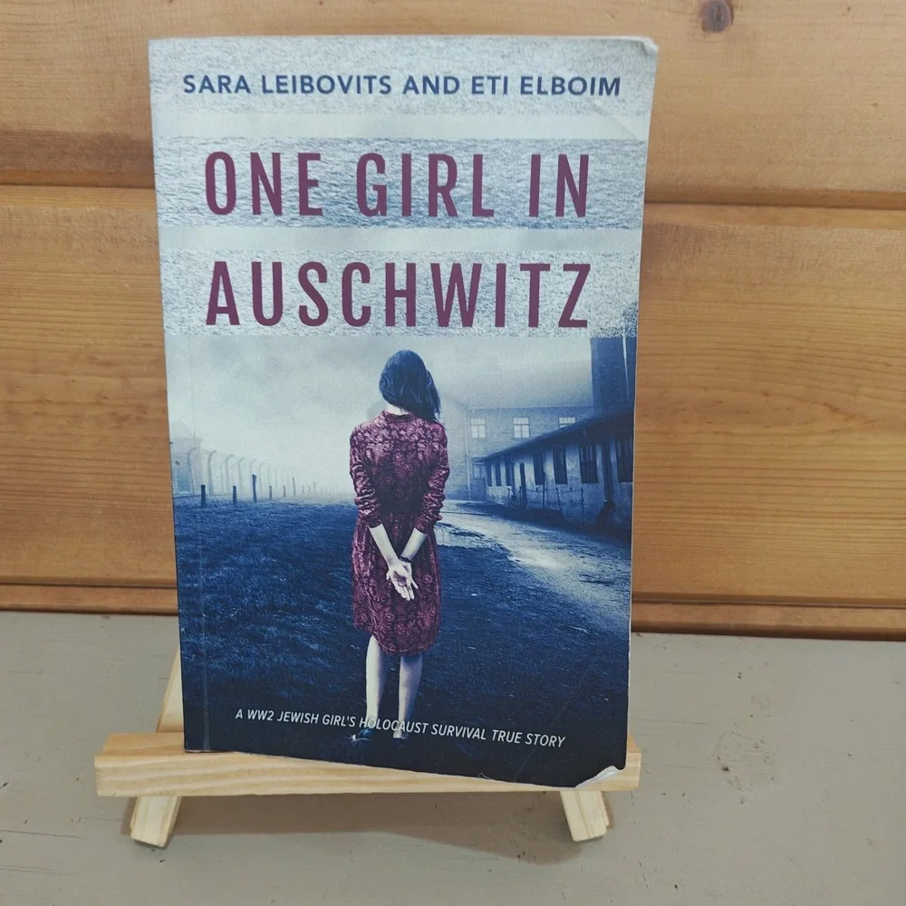 ONE GIRL IN AUSCHWITZ by Sara Leibovits and Eti Elboim 9798587179820
